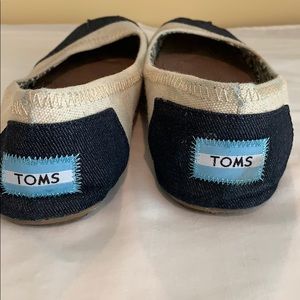 TOM’s flats size 8